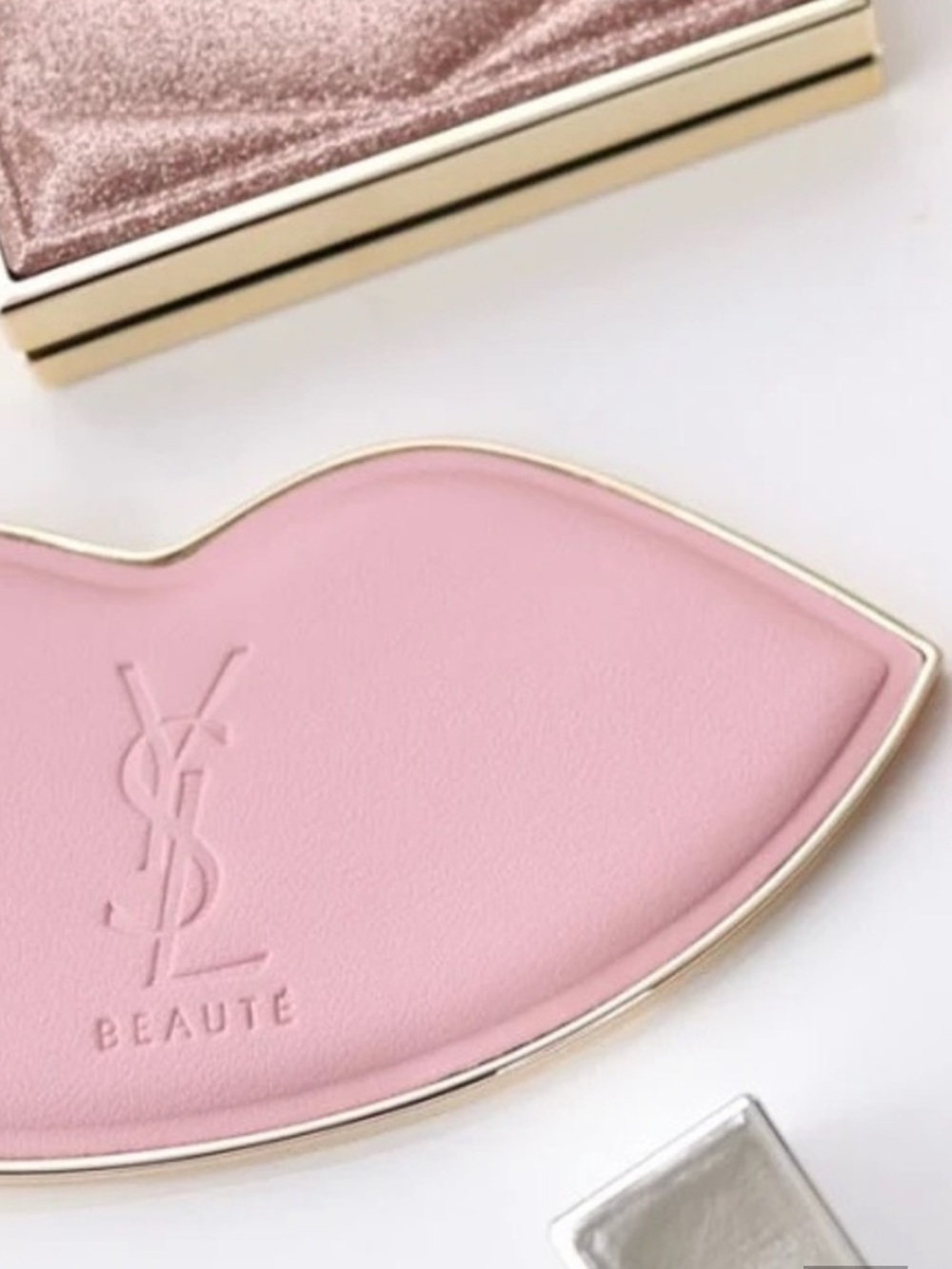 🆕🪞👄YSL - Yves Saint Laurent Pink leather small Lip Compact with YSL Logo